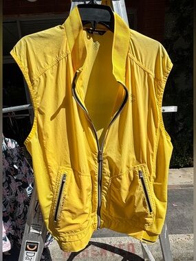 Louis Castel yellow windbreaker zip up golf vest size 110 (L/XL)